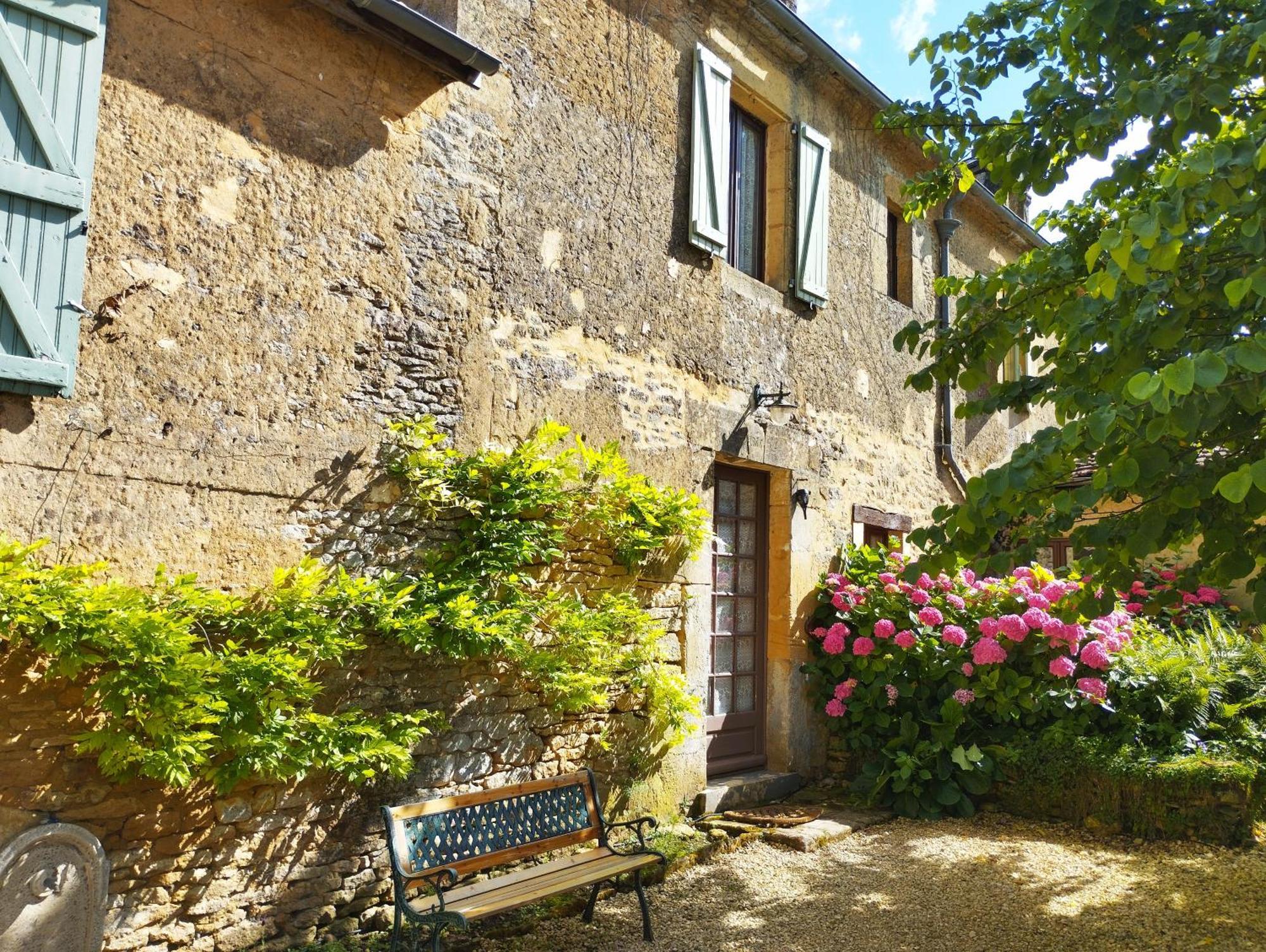 La Vieille Ferme: Superbe Complexe De 3 Gites En Pierre Avec Piscine Au Coeur Du Perigord Noir Saint-Genies Exterior photo